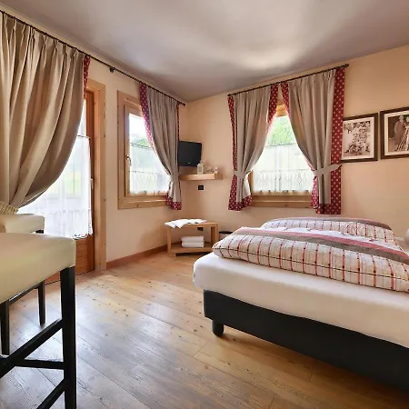 Astra Hotel 3*