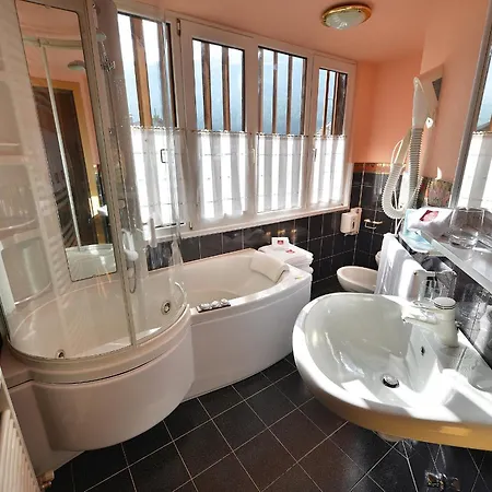 Otel Astra 3*